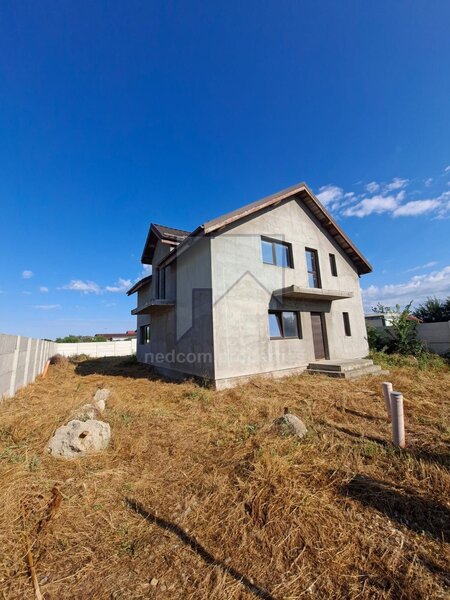 1 Decembrie, vila individuala P+M, 5 camere, 500 mp teren, constructie noua