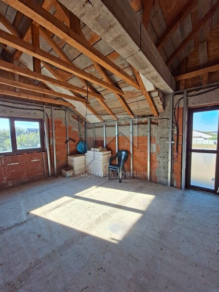 1 Decembrie, vila individuala P+M, 5 camere, 500 mp teren, constructie noua